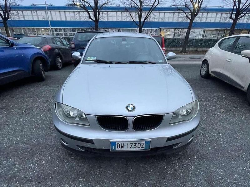 Usata BMW 118 143 CV (105 kW) 2009 Grigio Utilitaria
