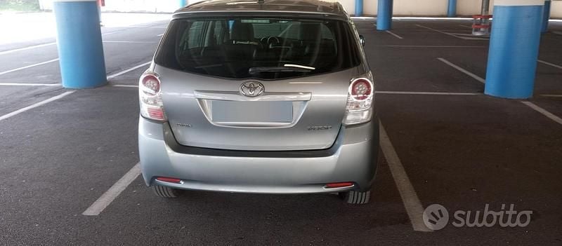 Usata Toyota Verso Style 126 CV (92 kW) 2012 Grigio Monovolume