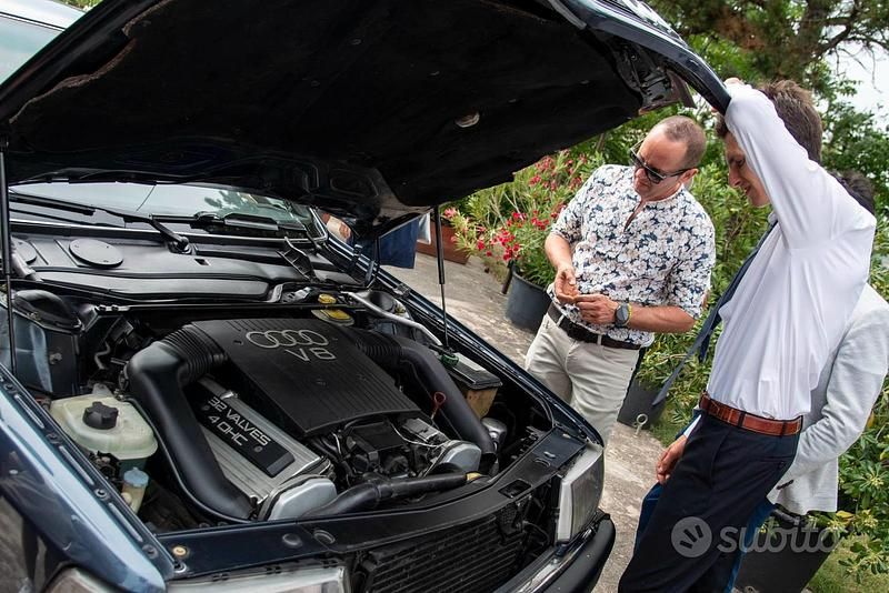 Blu Usata 1990 Audi V8 Tre volumi | 9990 € - Immagine 1/4