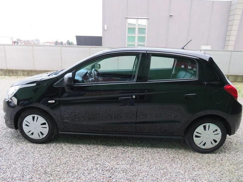 Usata Mitsubishi Space Star Invite 71 CV (52 kW) 2018 Nero Utilitaria