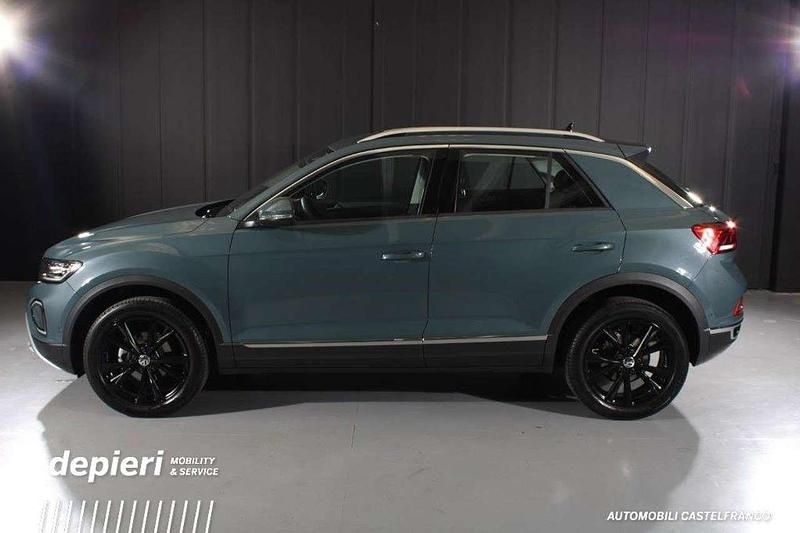 Usata VW T-Roc Style 150 CV (110 kW) 2024 Blu/azzurro SUV