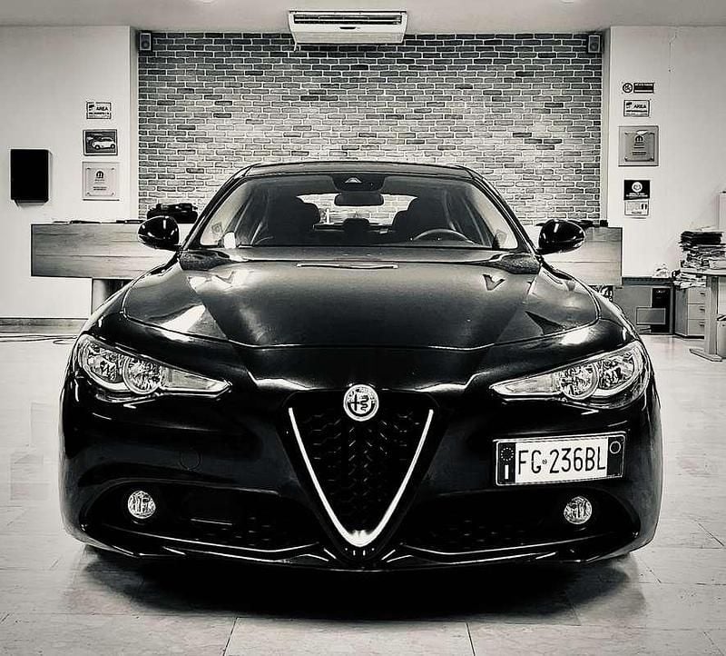 Usata Alfa Romeo Giulia 150 CV (110 kW) 2017 Nero Berlina
