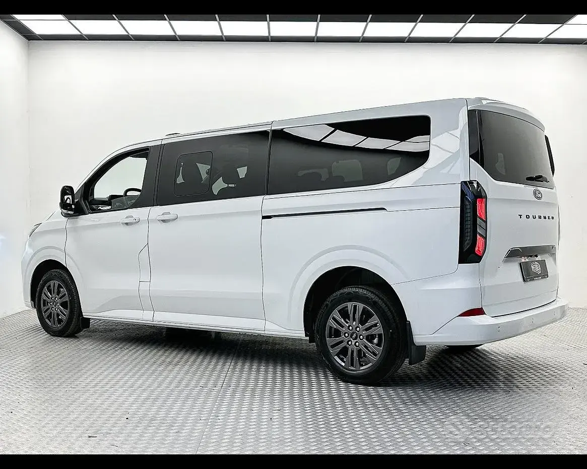 Nouvelle Ford Tourneo Titanium 170 ch (125 kW) 2025 Blanc Monospace