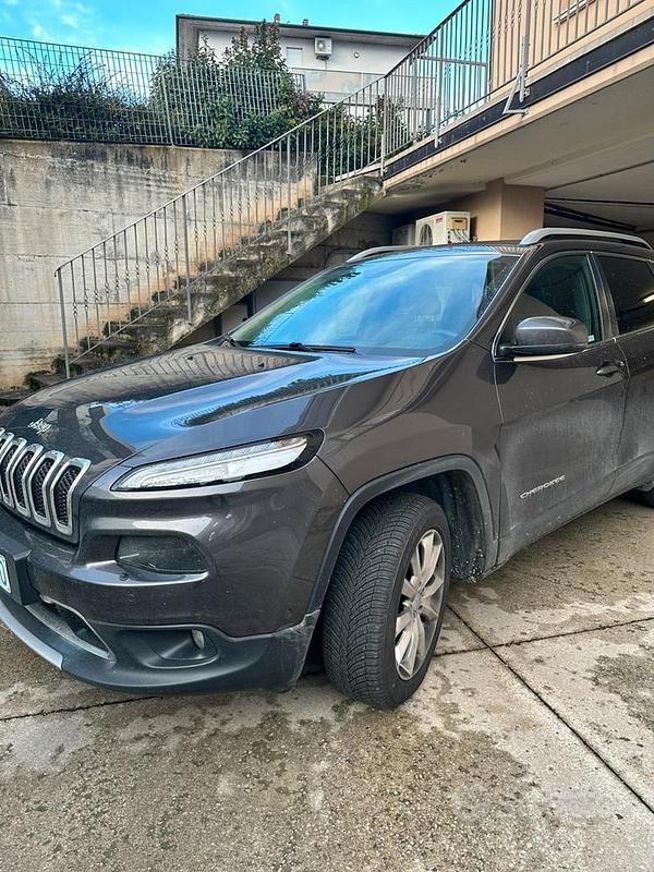 Usata Jeep Cherokee 140 CV (102 kW) 2017 Grigio SUV