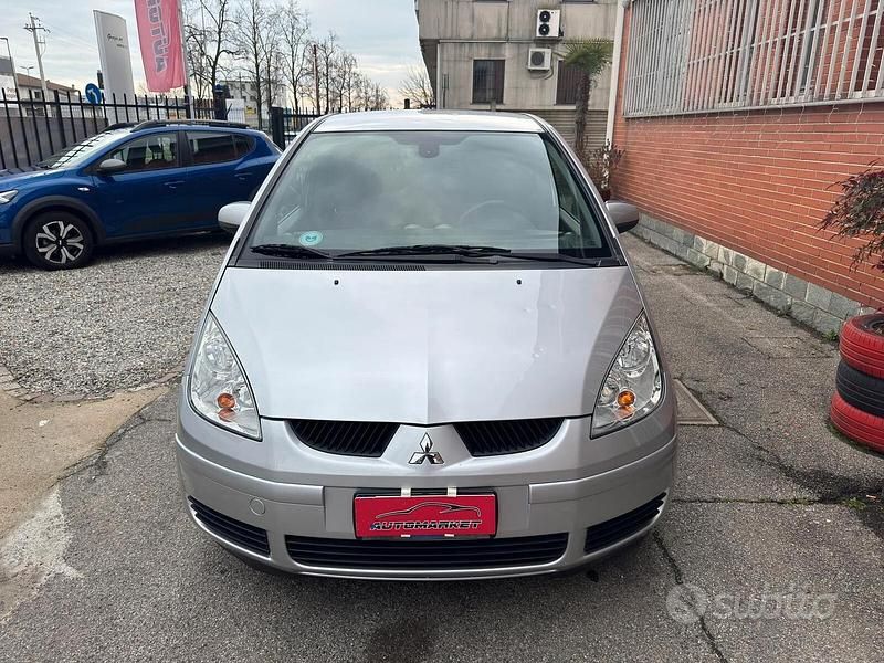 Usata Mitsubishi Colt Inform 75 CV (55 kW) 2006 Grigio Berlina