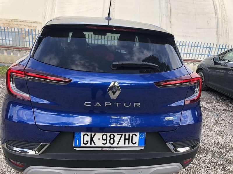 Usata Renault Captur Intens 94 CV (69 kW) 2022 Blu/azzurro SUV