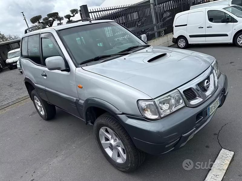 Usata Nissan Terrano 125 CV (91 kW) 2006 Grigio SUV