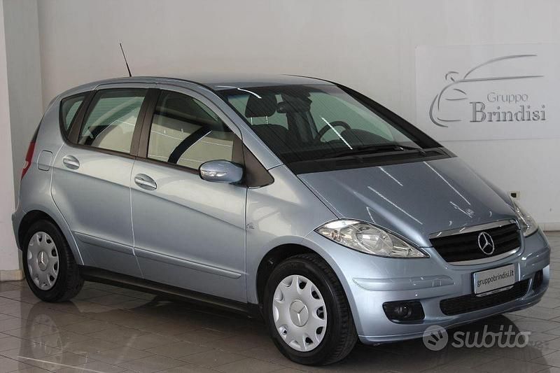 Usata Mercedes A180 109 CV (80 kW) 2008 Grigio chiaro Utilitaria