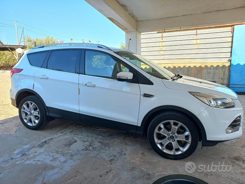 Usata Ford Kuga 140 CV (102 kW) 2015 Bianco SUV
