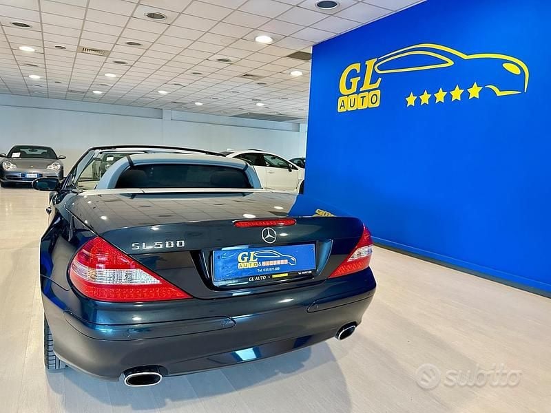 Usata Mercedes SL500 387 CV (284 kW) 2006 Nero Cabrio