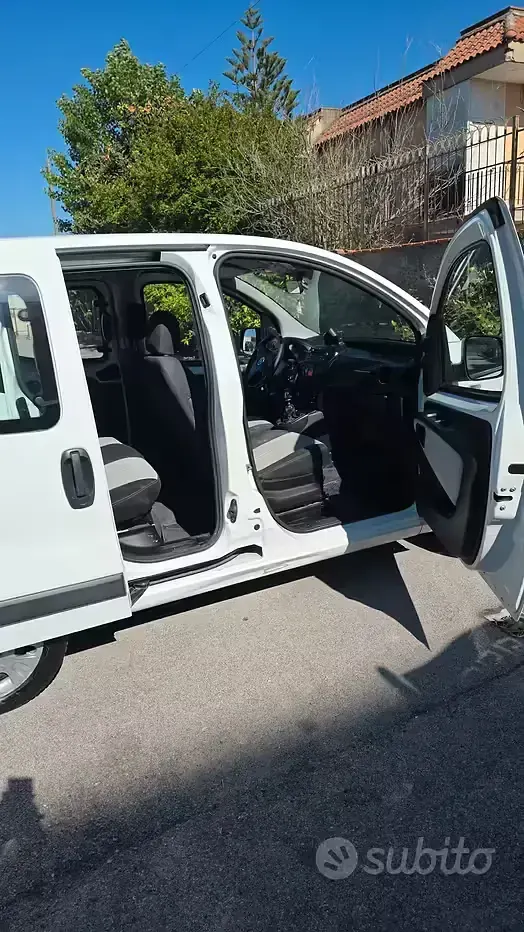 Usata Fiat Qubo Trekking 77 CV (56 kW) 2013 Bianco Monovolume