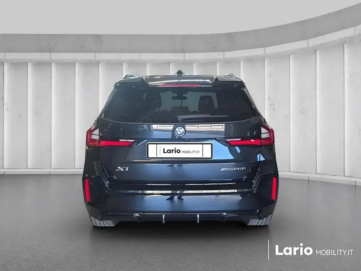 Usata BMW X1 M Sport 245 CV (180 kW) 2025 Black sapphire metallizzato SUV