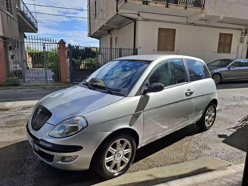 Usata 2004 Lancia Ypsilon Due volumi | 3000 € (Molto cara) - Immagine 1/4