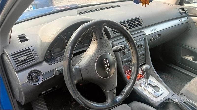 Usata Audi A4 180 CV (132 kW) 2002 Blu Station wagon