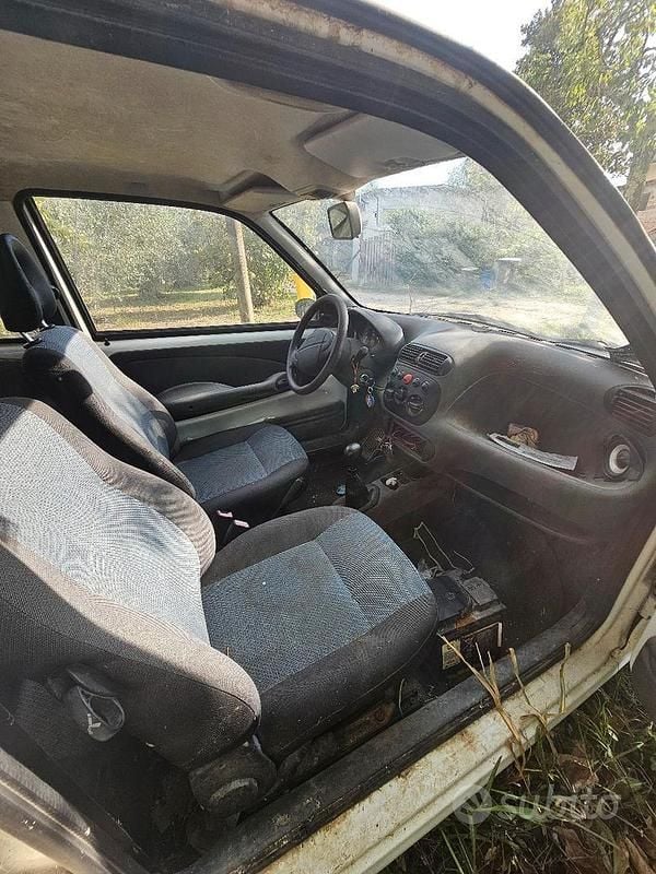 Usata Fiat 600 2002 Bianco Berlina