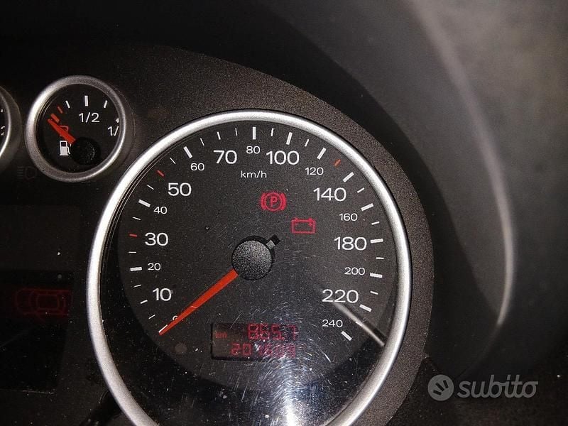 Usata Audi A2 75 CV (55 kW) 2003 Grigio Utilitaria