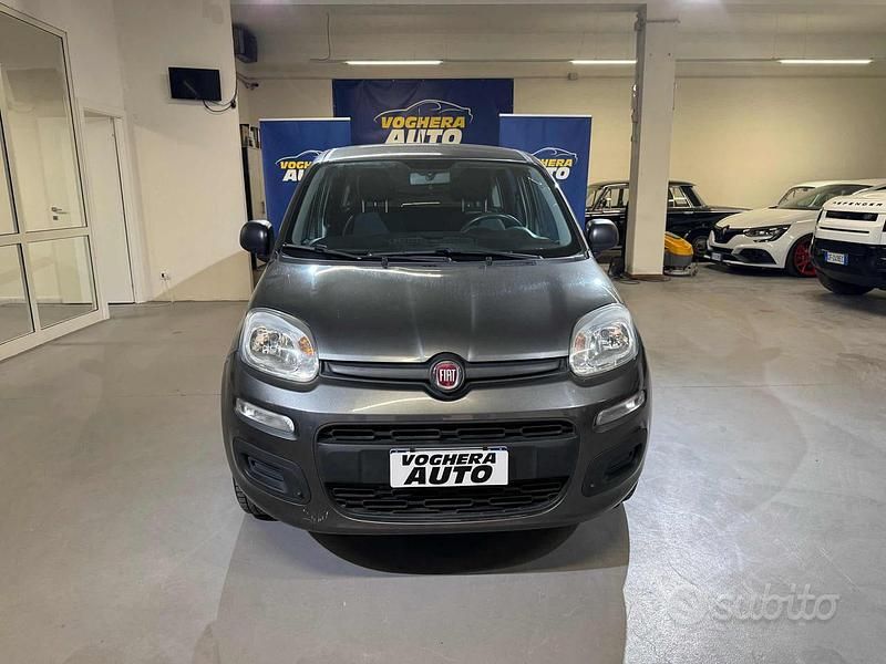 Grigio scuro Usata 2017 Fiat Panda Lounge Due volumi | 6990 € (Buon prezzo) - Immagine 1/4