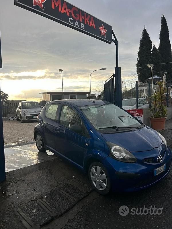 Usata Toyota Aygo 92 CV (67 kW) 2007 Blu Utilitaria