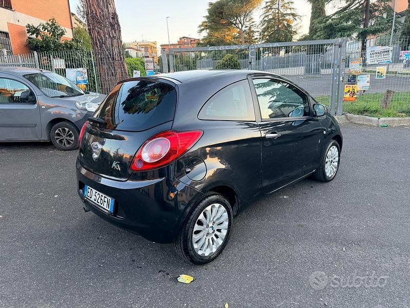 Usata Ford Ka 75 CV (55 kW) 2010 Nero Utilitaria