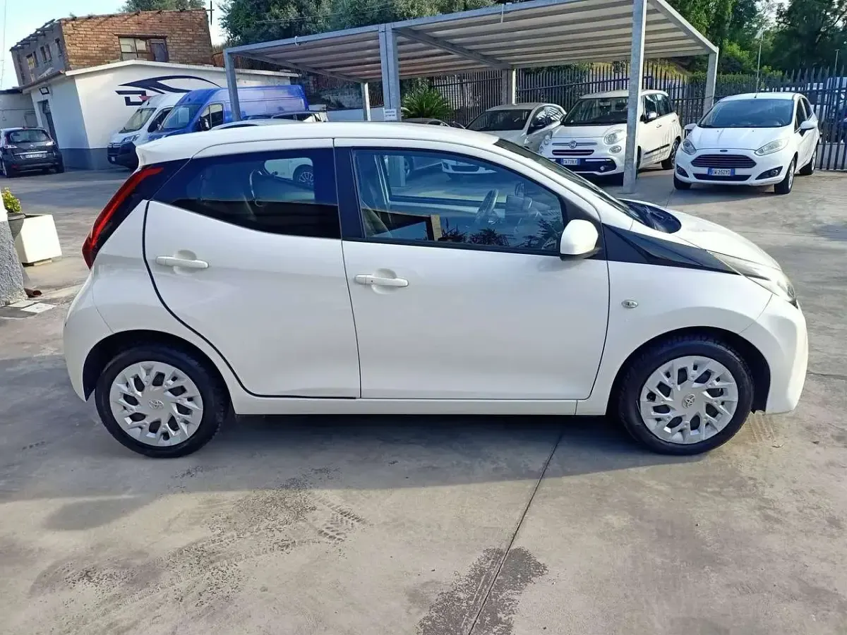 Usata Toyota Aygo Trend 72 CV (52 kW) 2018 Bianco Utilitaria