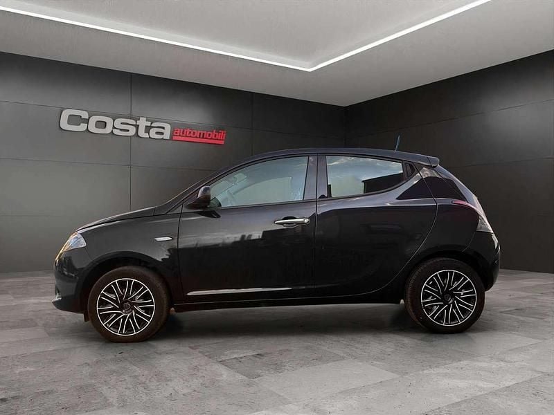 Usata Lancia Ypsilon Silver 69 CV (50 kW) 2023 Nero Utilitaria