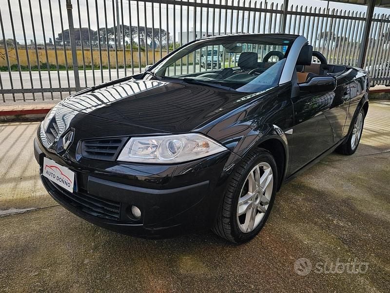 Usata Renault Mégane Cabriolet Exception 106 CV (77 kW) 2007 Nero Cabrio