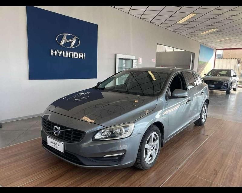 Usata Volvo V60 Business Edition 120 CV (88 kW) 2017 Grigio Station wagon