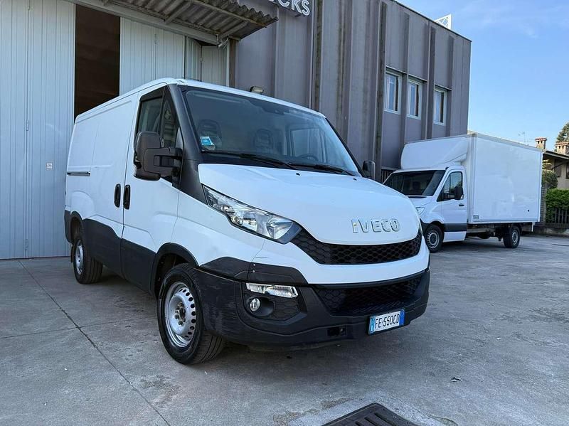 Usata Iveco Daily 126 CV (92 kW) 2016 Bianco Furgone
