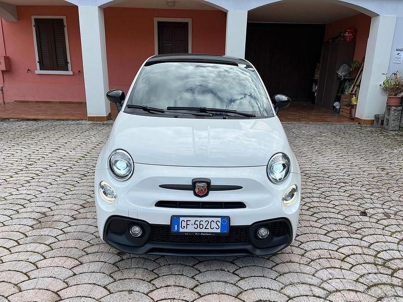 Usata Abarth 595 Esseesse 180 CV (132 kW) 2021 Bianco Berlina
