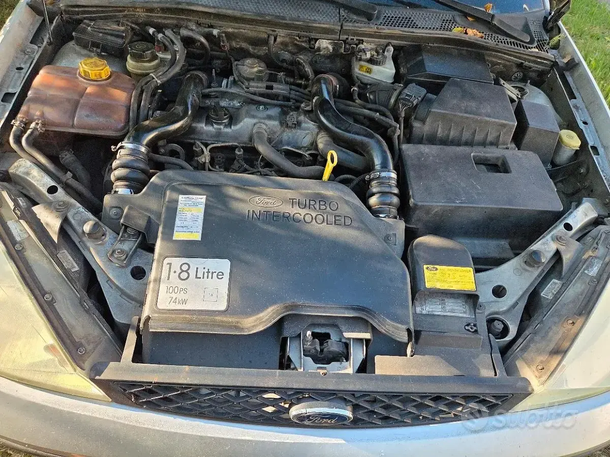 Usata Ford Focus 100 CV (73 kW) 2004 Grigio Station wagon