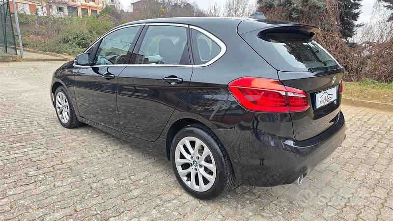 Begagnad BMW 218 Luxury Line 150 HK (110 kW) 2019 Svart Kombi