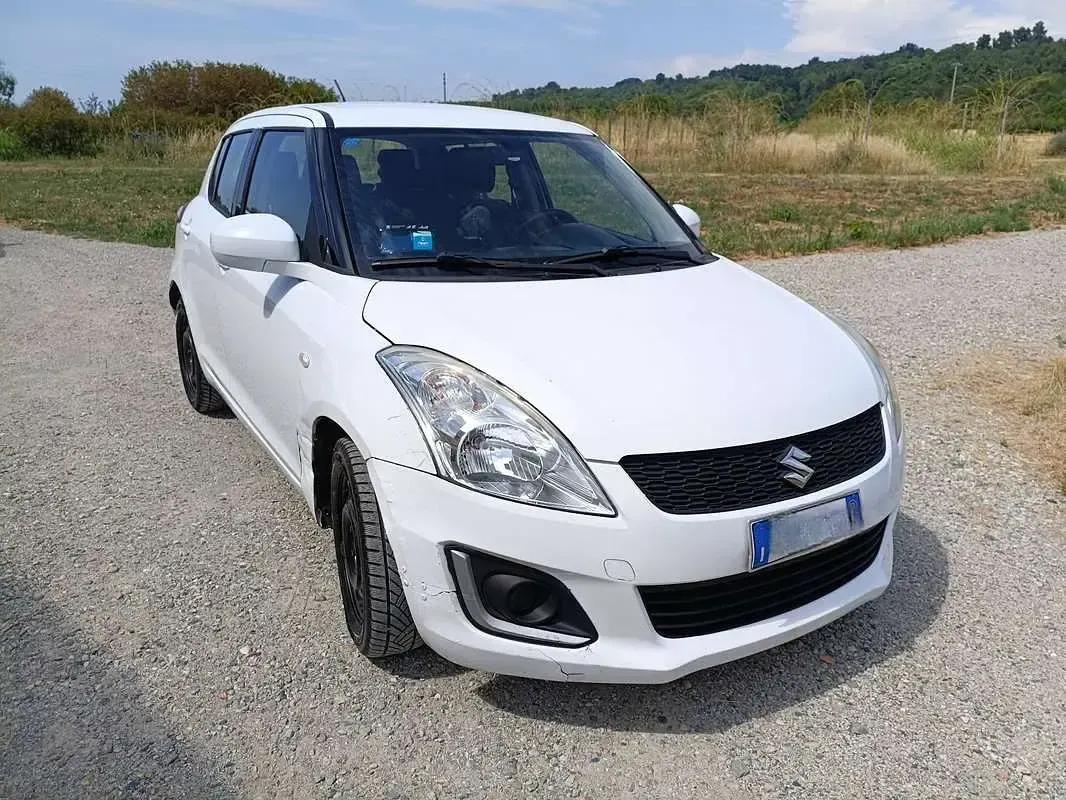 Usata Suzuki Swift 75 CV (55 kW) 2013 Bianco Utilitaria