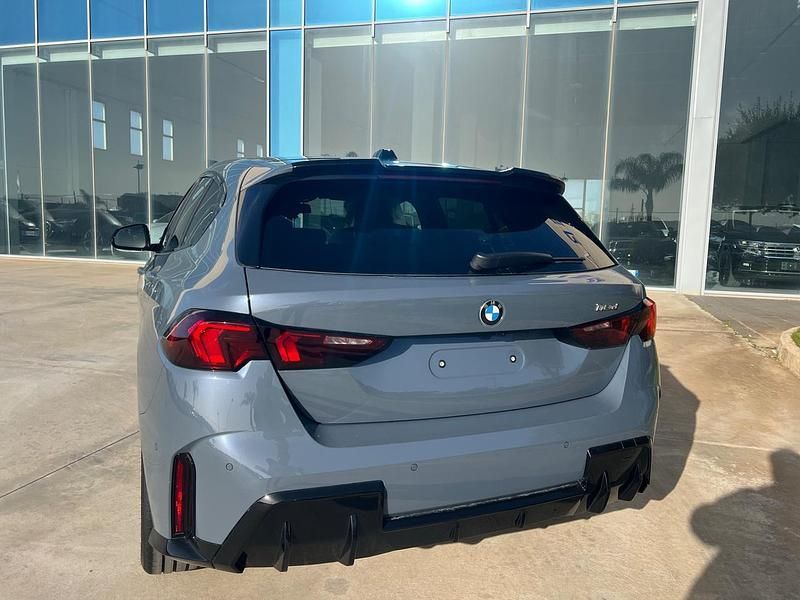 Nuova BMW 118 M Sport 150 CV (110 kW) 2025 Grigio Utilitaria