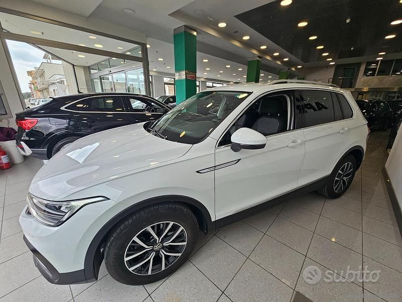 Usata VW Tiguan Life 150 CV (110 kW) 2022 Bianco SUV