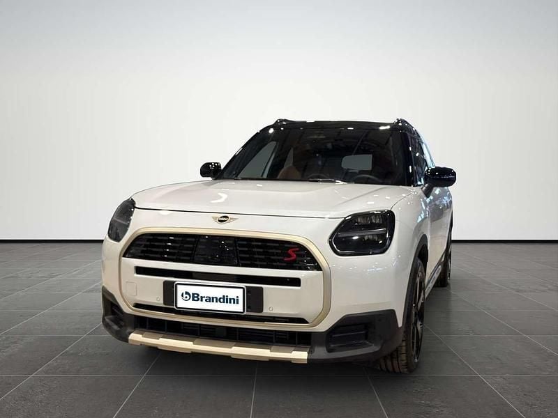 Usata Mini Cooper Countryman Favoured 218 CV (160 kW) 2025 Alpine white SUV