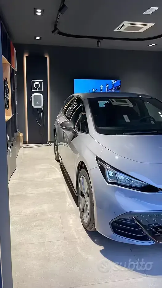 Usata Cupra Born 69 kW (95 CV) 2023 Grigio Utilitaria