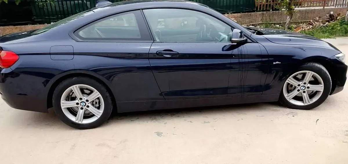 Usata BMW 420 Coupé Advantage 190 CV (139 kW) 2017 Blu/azzurro Coupé