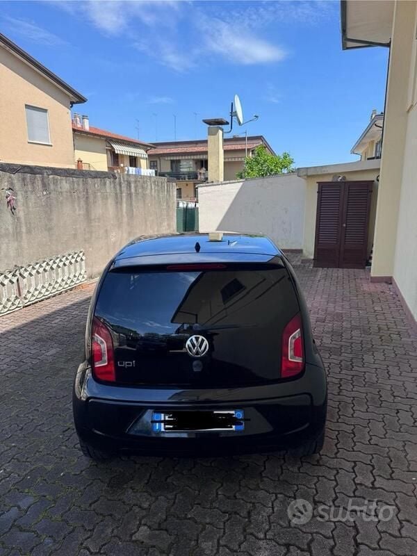 Usata VW up! 75 CV (55 kW) 2011 Nero Utilitaria
