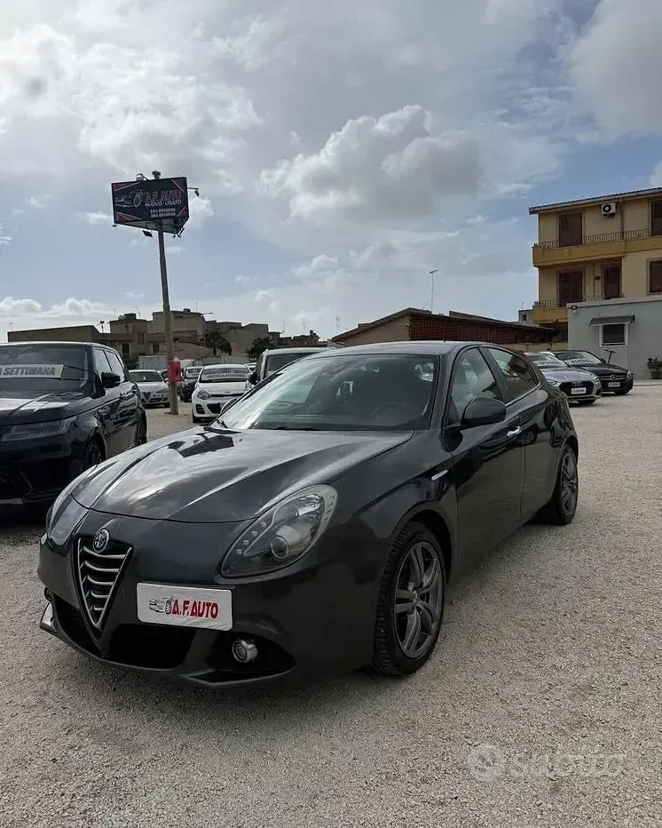 Usata Alfa Romeo Giulietta Distinctive 105 CV (77 kW) 2014 Grigio Utilitaria