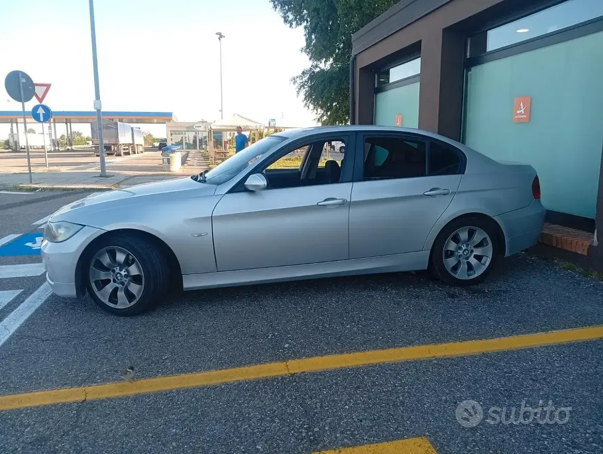 Usata BMW 320 177 CV (130 kW) 2008 Grigio Berlina