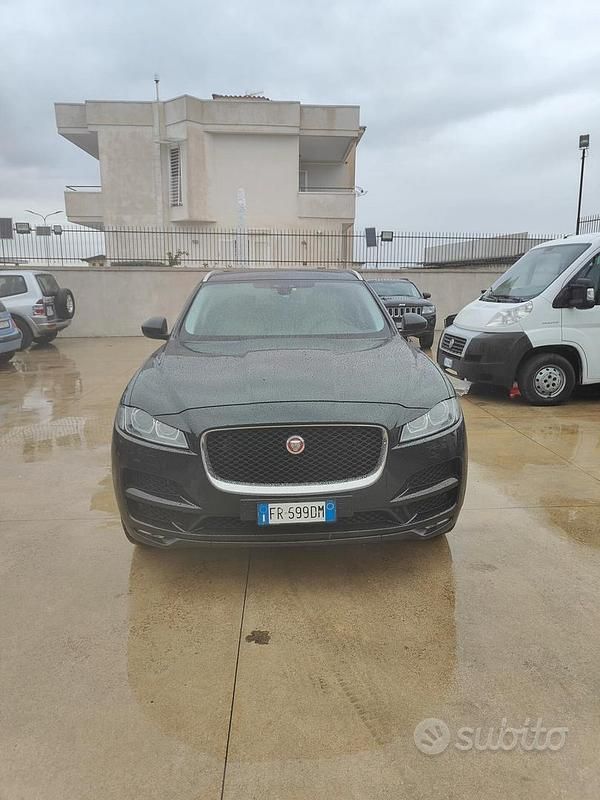Nero Usata 2016 Jaguar F-Pace Prestige SUV | 12.999 € (Buon prezzo) - Immagine 1/4