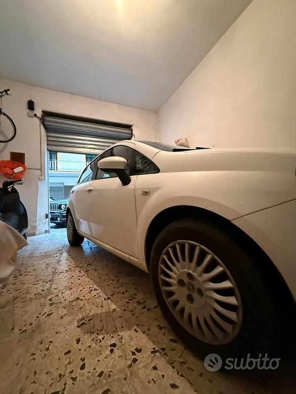 Usata Fiat Grande Punto 75 CV (55 kW) 2006 Bianco Utilitaria