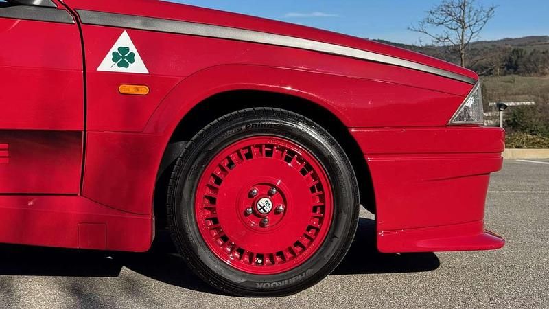 Usata Alfa Romeo 75 155 CV (114 kW) 1987 Rosso Berlina