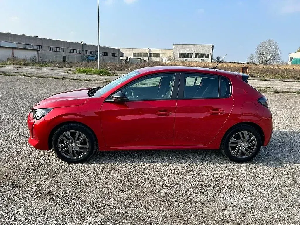 Usata Peugeot 208 Active 75 CV (55 kW) 2022 Rosso Utilitaria
