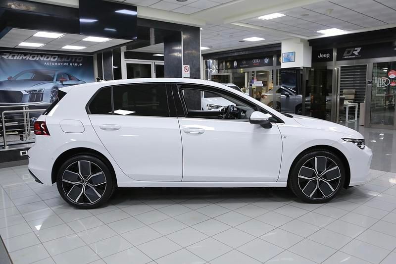 Nuova VW Golf VIII Style 150 CV (110 kW) 2025 Pure white