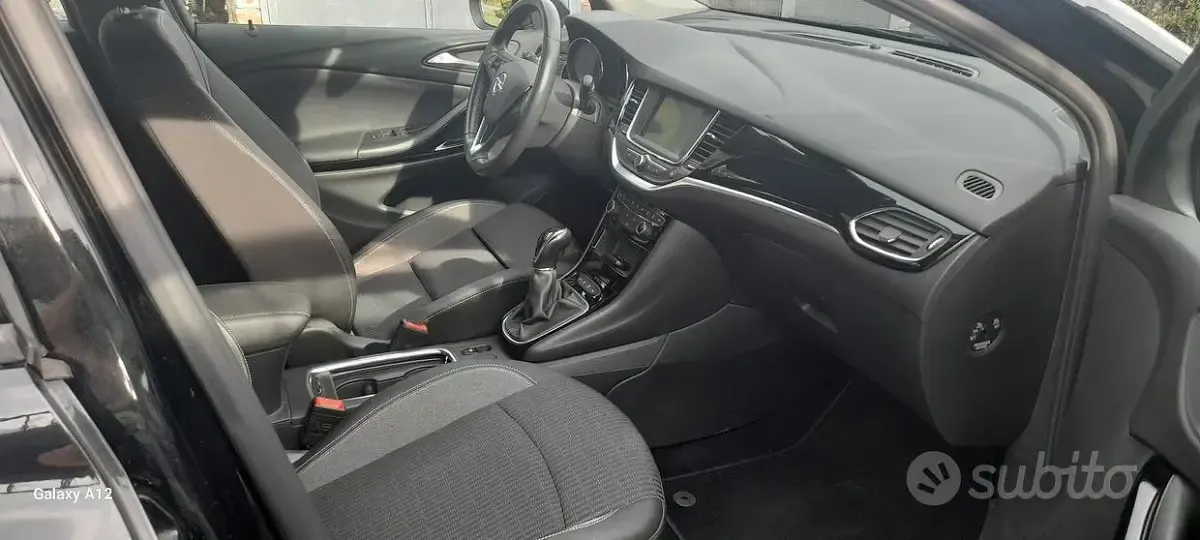 Usata Opel Astra 105 CV (77 kW) 2022 Nero Utilitaria