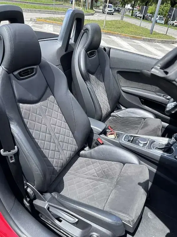 Usata Audi TT Roadster Ambiente 179 CV (131 kW) 2017 Rosso Cabrio
