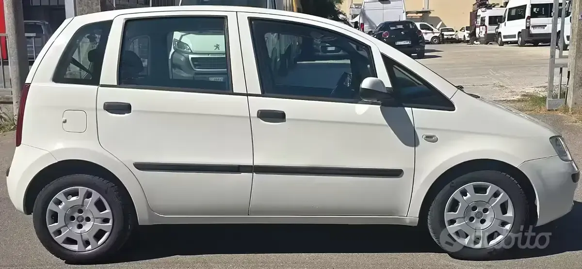 Usata Fiat Idea Active 95 CV (69 kW) 2012 Bianco Monovolume
