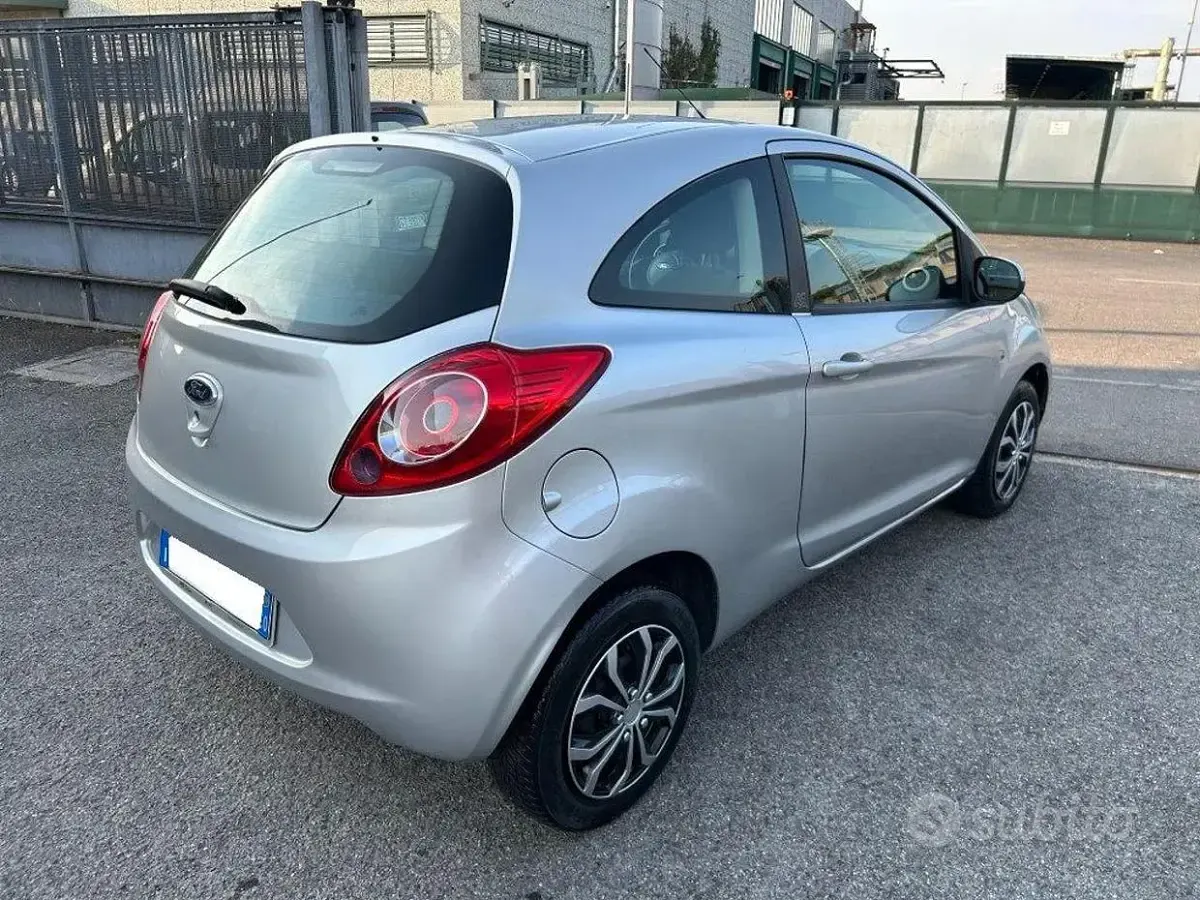 Usata Ford Ka Plus 69 CV (50 kW) 2009 Grigio Utilitaria