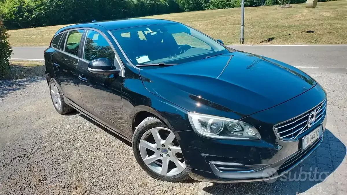 Usata Volvo V60 Business Edition 136 CV (100 kW) 2014 Nero Station wagon